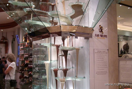 Самый большой шоколадный фонтан (12 фото)