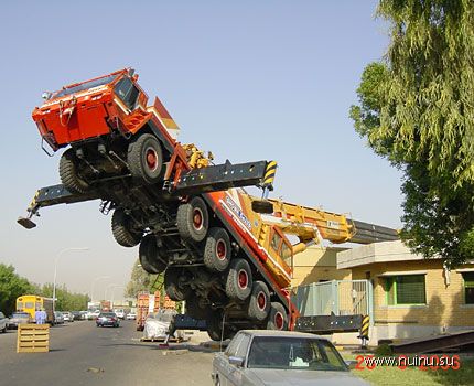 Аварии с участием гигантской тяжелой техники. Часть 2. (35 фото)