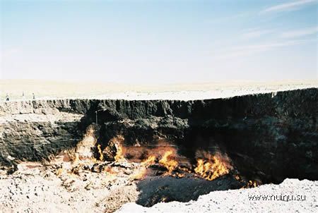 Пылающий кратер в Дарвазе (6 фото + 1 видео)